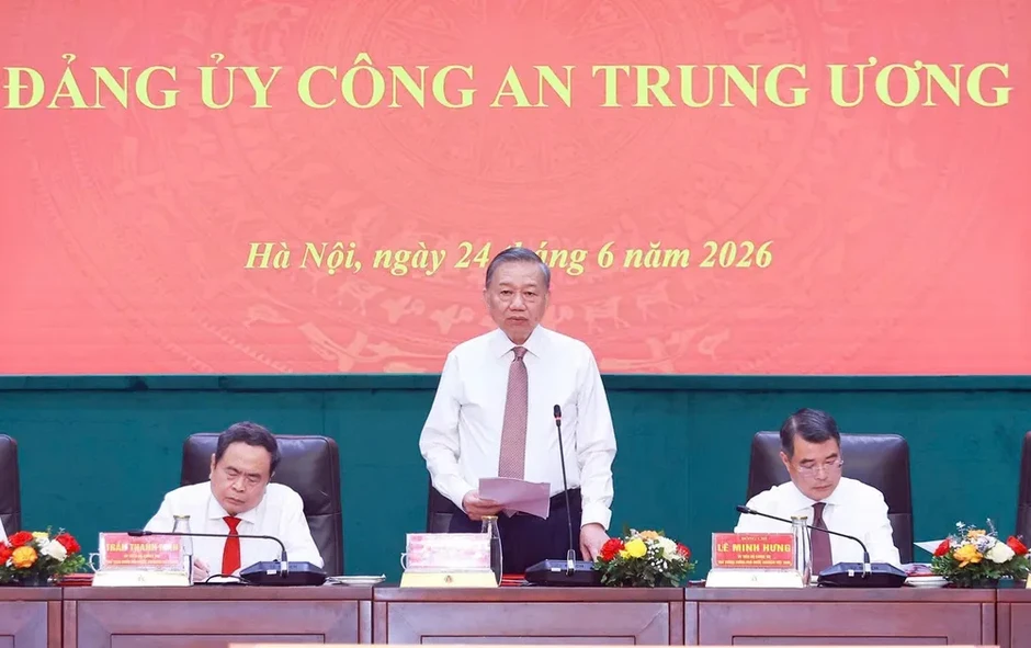 Lực lượng công an tiếp tục khẳng định rõ nét sự tận trung với Đảng, tận hiếu với dân Lực lượng công an tiếp tục khẳng định rõ nét sự tận trung với Đảng, tận hiếu với dân