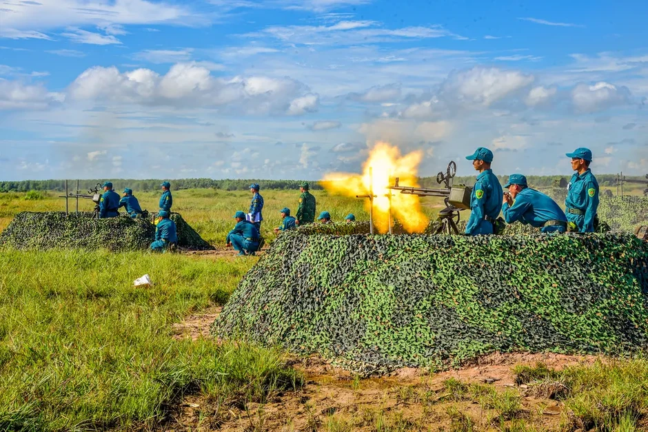 Lực lượng phòng không phía Nam khai hỏa trên thao trường Lực lượng phòng không phía Nam khai hỏa trên thao trường