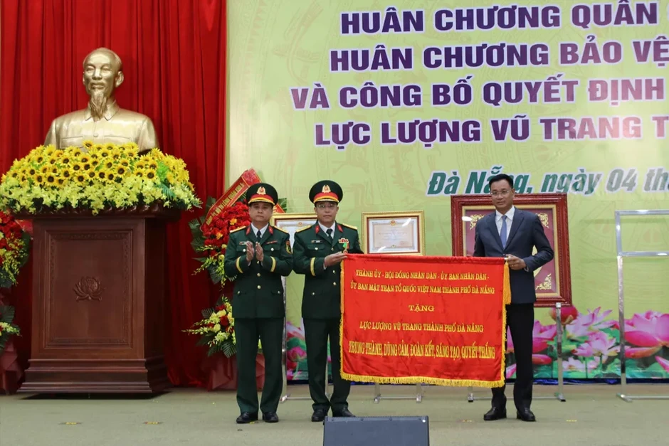 Lực lượng vũ trang TP Đà Nẵng đón nhận Huân chương Quân công hạng Nhất Lực lượng vũ trang TP Đà Nẵng đón nhận Huân chương Quân công hạng Nhất