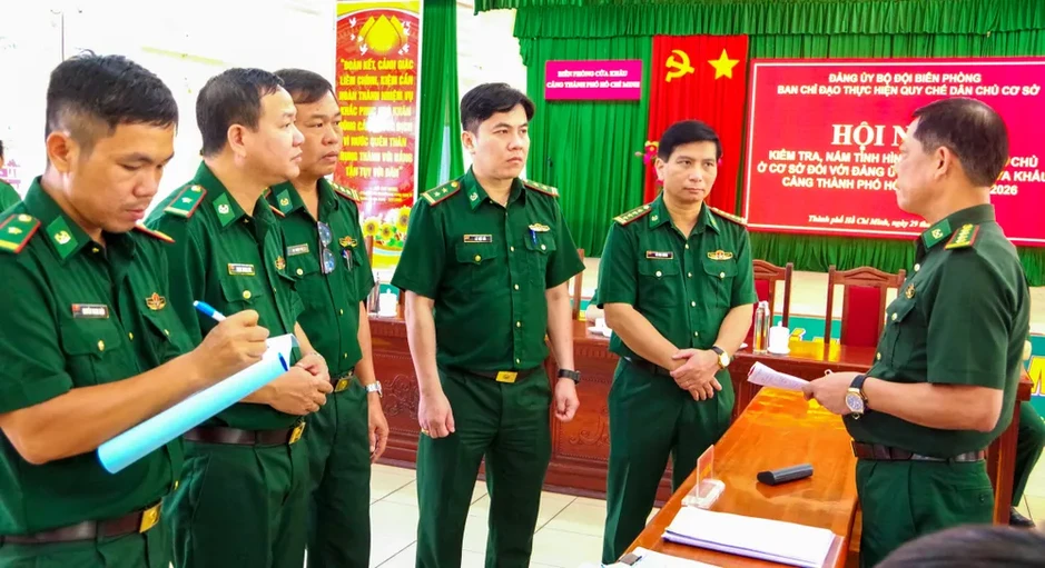 Phát huy dân chủ tạo động lực hoàn thành nhiệm vụ Phát huy dân chủ tạo động lực hoàn thành nhiệm vụ