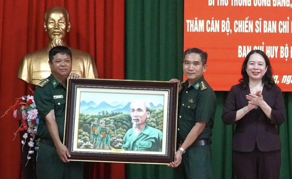 Phó Chủ tịch nước Võ Thị Ánh Xuân thăm lực lượng Bộ đội Biên phòng làm nhiệm vụ tại Phú Quốc Phó Chủ tịch nước Võ Thị Ánh Xuân thăm lực lượng Bộ đội Biên phòng làm nhiệm vụ tại Phú Quốc