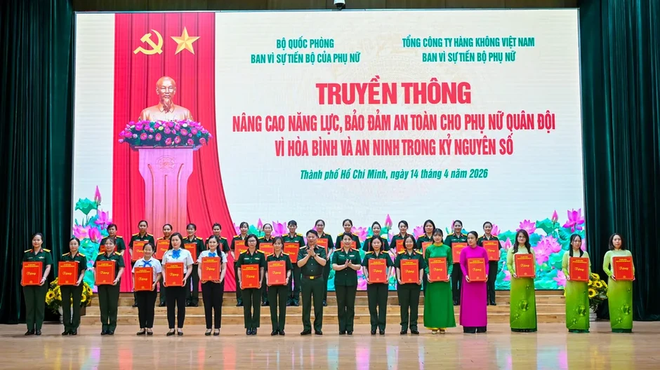 Phụ nữ Quân đội tự tin cống hiến, vững bước tương lai số