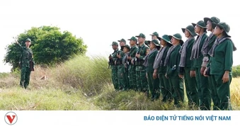 Phụ nữ vùng biên An Giang tham gia bảo vệ chủ quyền an ninh biên giới