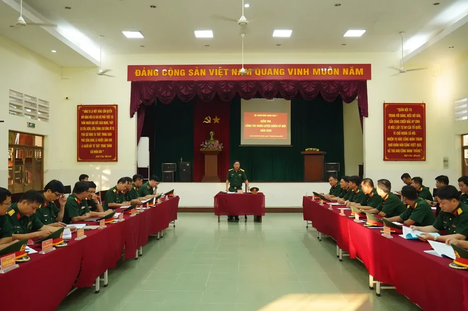 Quân khu 7 kiểm tra công tác huấn luyện chiến sĩ mới Quân khu 7 kiểm tra công tác huấn luyện chiến sĩ mới