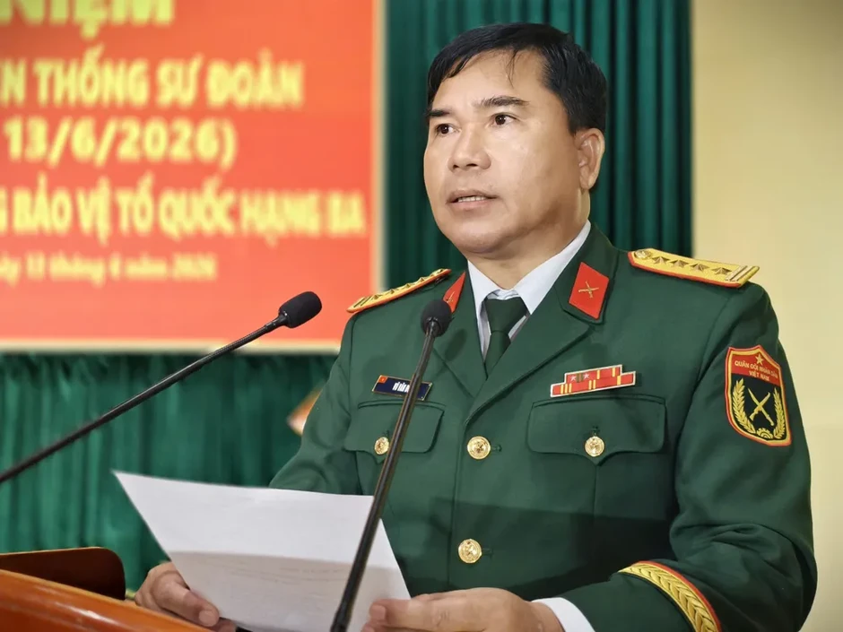 Sư đoàn 7 đón nhận Huân chương Bảo vệ Tổ quốc hạng Ba Sư đoàn 7 đón nhận Huân chương Bảo vệ Tổ quốc hạng Ba