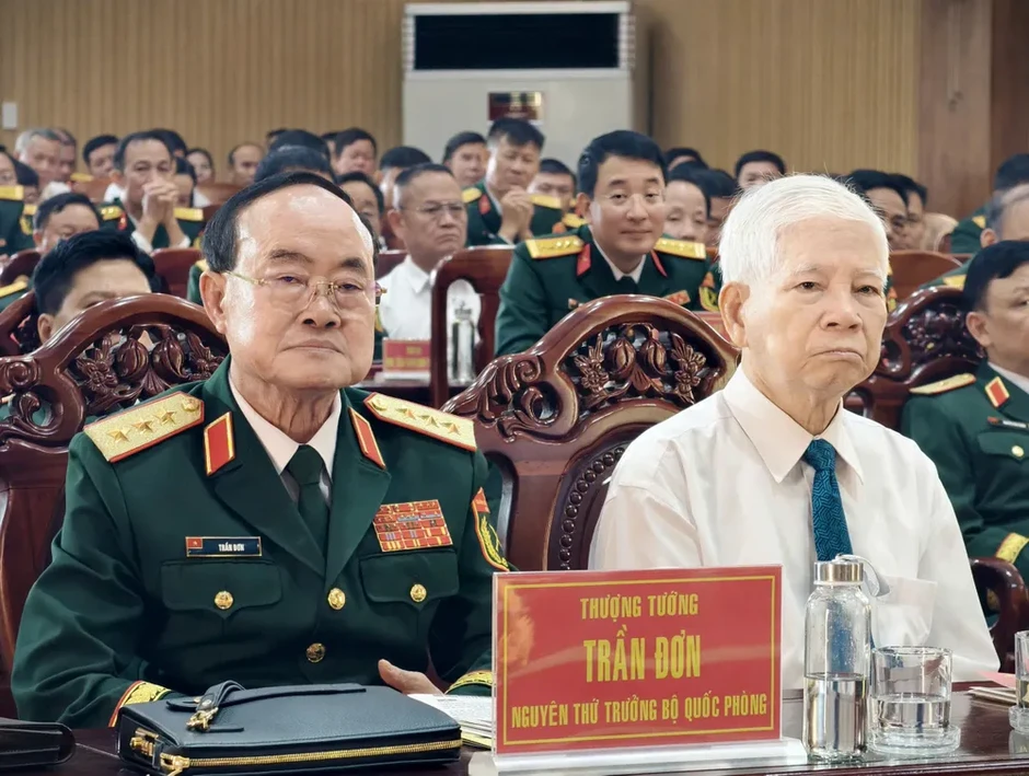 Sư đoàn 7 đón nhận Huân chương Bảo vệ Tổ quốc hạng Ba Sư đoàn 7 đón nhận Huân chương Bảo vệ Tổ quốc hạng Ba