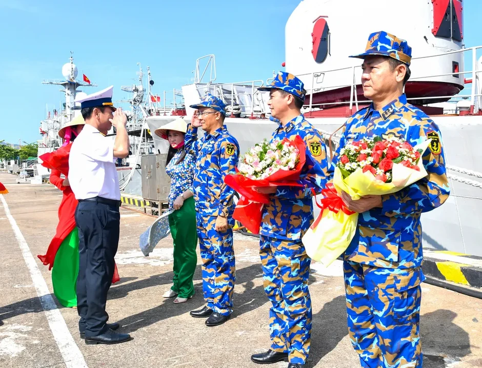 Tàu 17 cập cảng an toàn, hoàn thành tốt nhiệm vụ đối ngoại quốc phòng Tàu 17 cập cảng an toàn, hoàn thành tốt nhiệm vụ đối ngoại quốc phòng