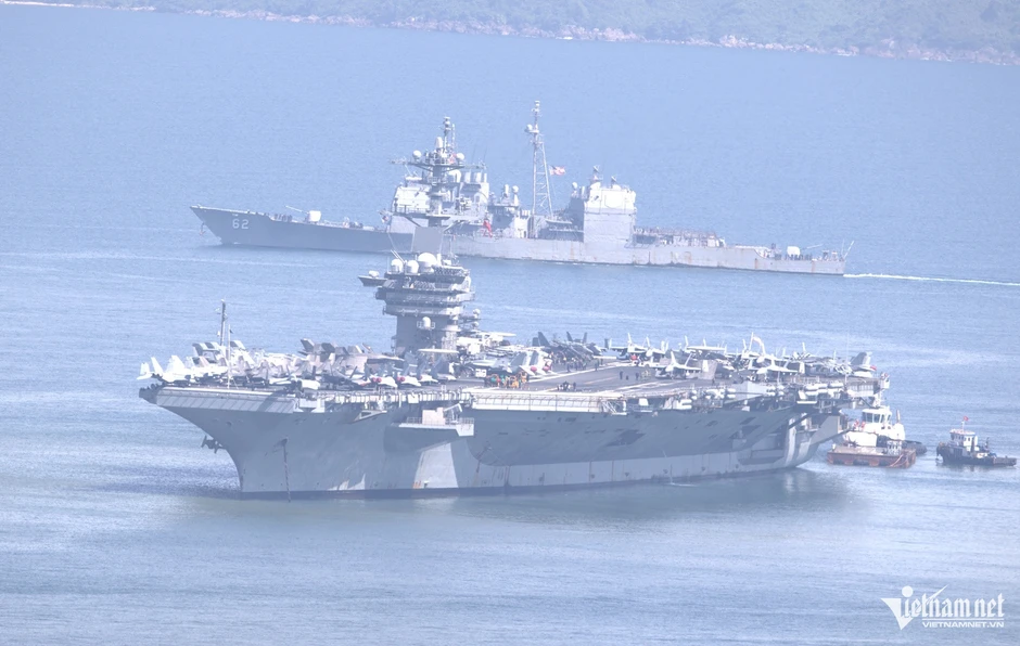 Tàu sân bay Mỹ cập cảng Đà Nẵng, bắt đầu chuyến thăm Việt Nam Tàu sân bay Mỹ cập cảng Đà Nẵng, bắt đầu chuyến thăm Việt Nam