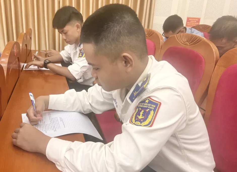 Tích hợp nội dung chống khai thác IUU vào hội thi tàu, xuồng, xe tốt Tích hợp nội dung chống khai thác IUU vào hội thi tàu, xuồng, xe tốt