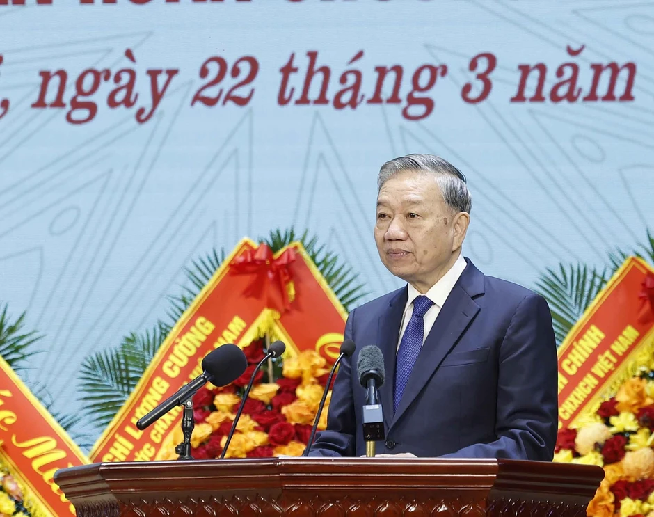 Tổng Bí thư: Binh chủng Công binh phát huy truyền thống 'Mở đường thắng lợi' Tổng Bí thư: Binh chủng Công binh phát huy truyền thống 'Mở đường thắng lợi'