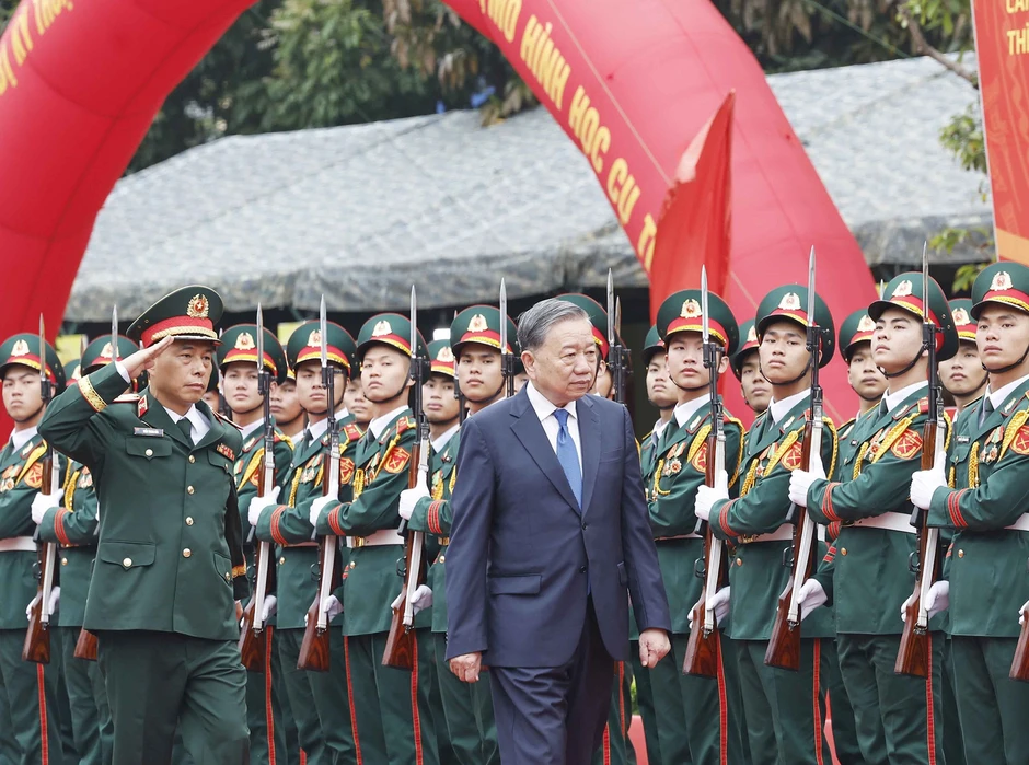 Tổng Bí thư: Binh chủng Công binh phát huy truyền thống 'Mở đường thắng lợi' Tổng Bí thư: Binh chủng Công binh phát huy truyền thống 'Mở đường thắng lợi'