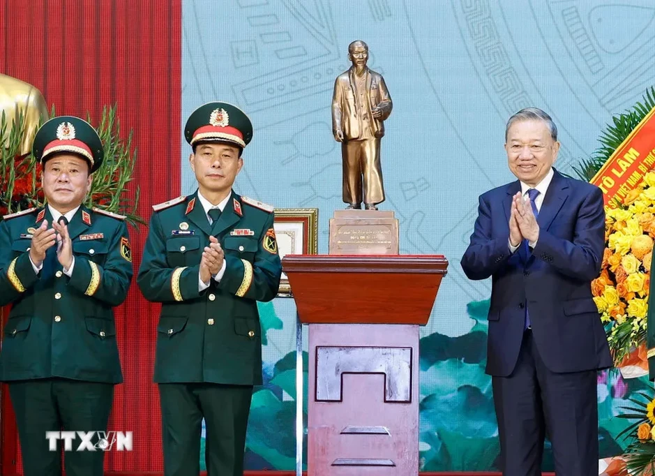 Tổng Bí thư Tô Lâm: Binh chủng Công binh tiếp tục phát huy truyền thống 'Mở đường thắng lợi' Tổng Bí thư Tô Lâm: Binh chủng Công binh tiếp tục phát huy truyền thống 'Mở đường thắng lợi'