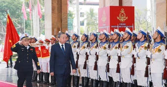 Tổng Bí thư trao danh hiệu Anh hùng lực lượng vũ trang nhân dân cho Quân chủng Hải quân