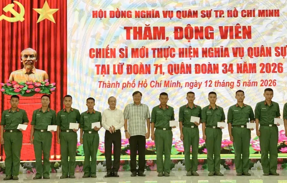 TPHCM: Động viên chiến sĩ mới tại các đơn vị huấn luyện TPHCM: Động viên chiến sĩ mới tại các đơn vị huấn luyện