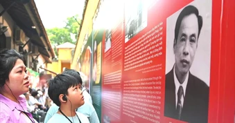 Trưng bày “Tâm son, chí thép” khắc họa khí phách người chiến sĩ công an nhân dân