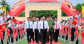 Trưởng Ban Tuyên giáo Trung ương dự Ngày hội Toàn dân bảo vệ an ninh Tổ quốc tại Gia Lai
