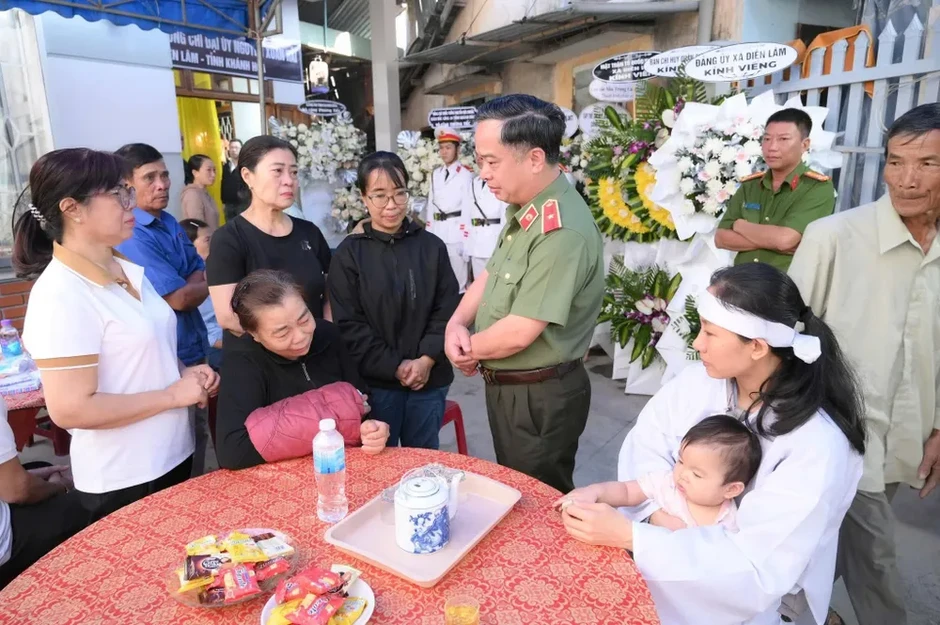 Truy thăng bậc hàm Thiếu tá đối với đồng chí Nguyễn Xuân Hải Truy thăng bậc hàm Thiếu tá đối với đồng chí Nguyễn Xuân Hải