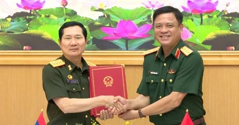 Việt Nam - Lào tăng cường hợp tác quốc phòng, củng cố đoàn kết đặc biệt