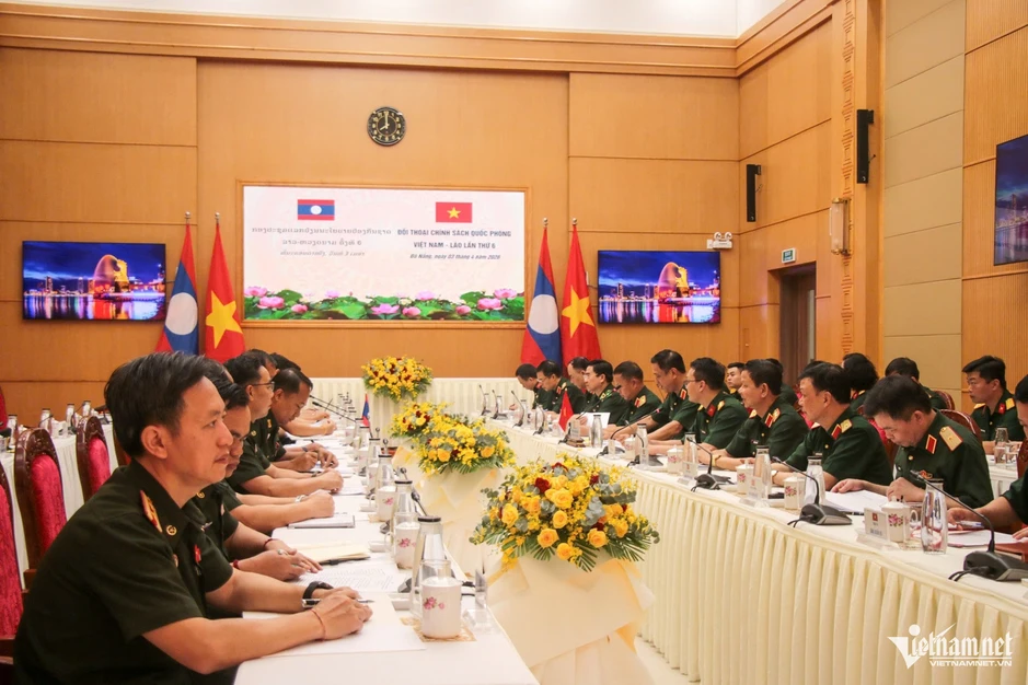 Việt Nam - Lào tăng cường hợp tác quốc phòng, củng cố đoàn kết đặc biệt