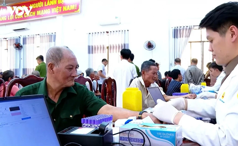 Vĩnh Long và Hải Phòng thu nhận hàng chục nghìn mẫu ADN thân nhân liệt sĩ Vĩnh Long và Hải Phòng thu nhận hàng chục nghìn mẫu ADN thân nhân liệt sĩ