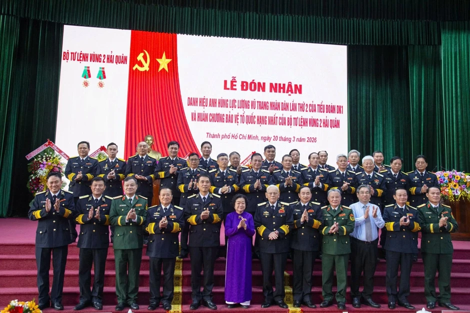 Vùng 2 Hải quân nhận Huân chương Bảo vệ Tổ quốc hạng nhất Vùng 2 Hải quân nhận Huân chương Bảo vệ Tổ quốc hạng nhất