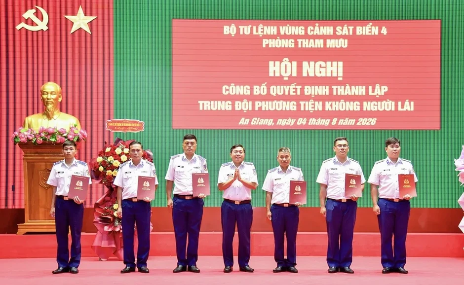 Vùng Cảnh sát biển 4 thành lập Trung đội phương tiện không người lái Vùng Cảnh sát biển 4 thành lập Trung đội phương tiện không người lái