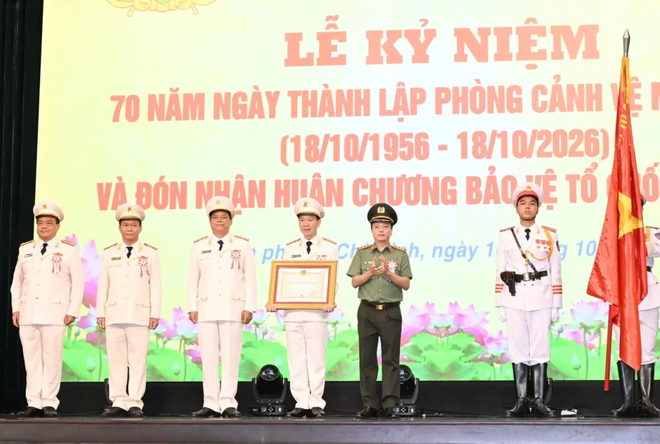 Xây dựng lực lượng cảnh vệ xứng đáng với danh hiệu "lá chắn thép" Xây dựng lực lượng cảnh vệ xứng đáng với danh hiệu "lá chắn thép"