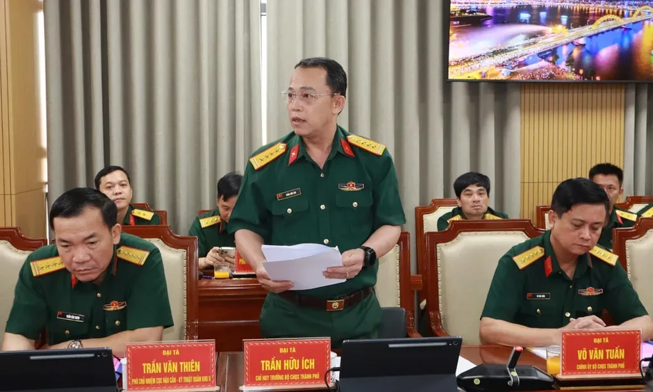 Xây dựng lực lượng vũ trang TP Đà Nẵng vững mạnh toàn diện Xây dựng lực lượng vũ trang TP Đà Nẵng vững mạnh toàn diện