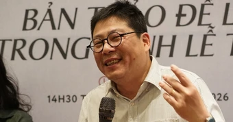 'Bản thảo để lại trong sảnh lễ tân' và một Hồ Anh Thái đã 'chín'