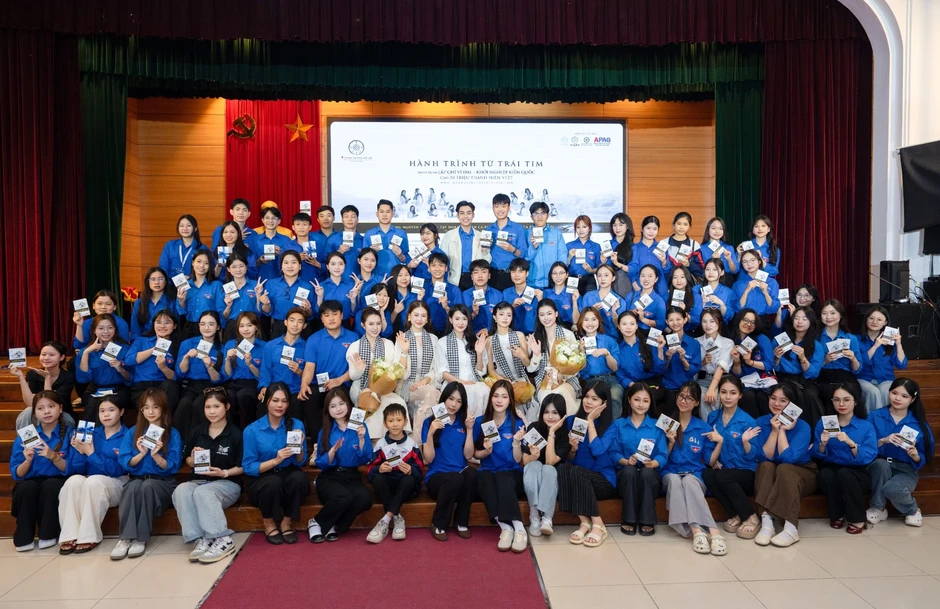 Bùi Quỳnh Hoa, Minh Trang nói về giai đoạn áp lực khi mới vào nghề Bùi Quỳnh Hoa, Minh Trang nói về giai đoạn áp lực khi mới vào nghề