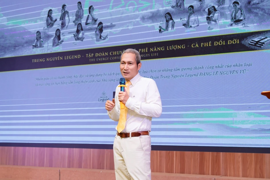 Bùi Quỳnh Hoa, Minh Trang nói về giai đoạn áp lực khi mới vào nghề Bùi Quỳnh Hoa, Minh Trang nói về giai đoạn áp lực khi mới vào nghề