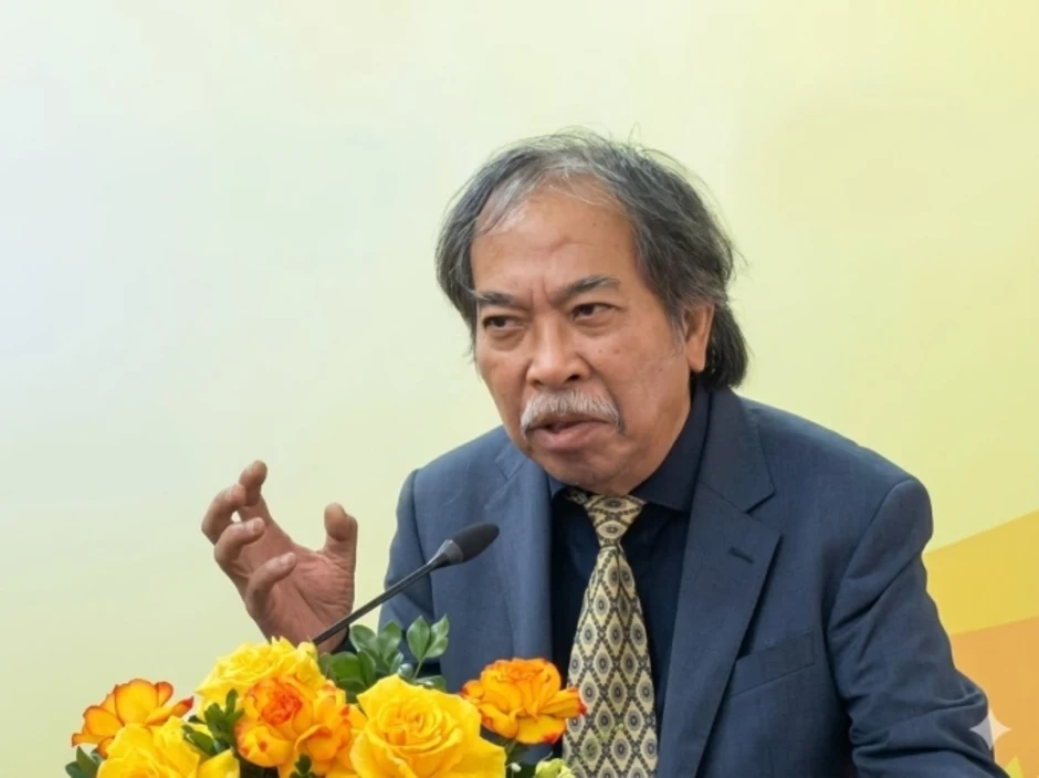 Chủ tịch Hội Nhà văn: 'Lâu Văn Mua đạo thơ là sự thất bại' Chủ tịch Hội Nhà văn: 'Lâu Văn Mua đạo thơ là sự thất bại'