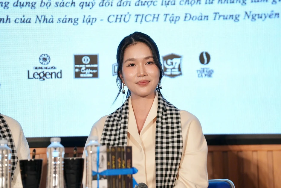Chuyện chưa kể về hành trình lập thân, lập nghiệp của Á hậu Phương Anh, Trịnh Mỹ Anh Chuyện chưa kể về hành trình lập thân, lập nghiệp của Á hậu Phương Anh, Trịnh Mỹ Anh