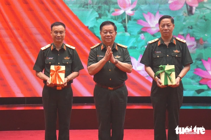 Đại tướng Nguyễn Trọng Nghĩa: ‘Không đọc sách, không có tôi ngày hôm nay’ Đại tướng Nguyễn Trọng Nghĩa: ‘Không đọc sách, không có tôi ngày hôm nay’