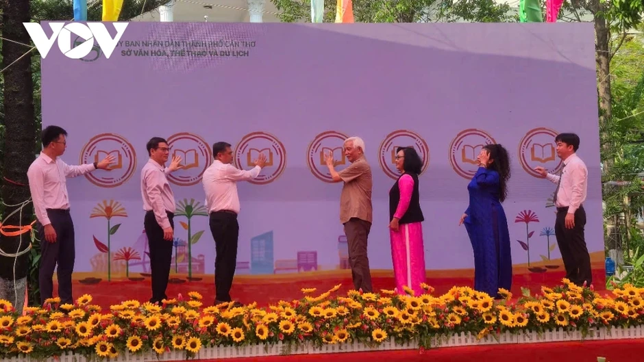 Khai mạc Hội Sách thành phố Cần Thơ lần thứ V Khai mạc Hội Sách thành phố Cần Thơ lần thứ V
