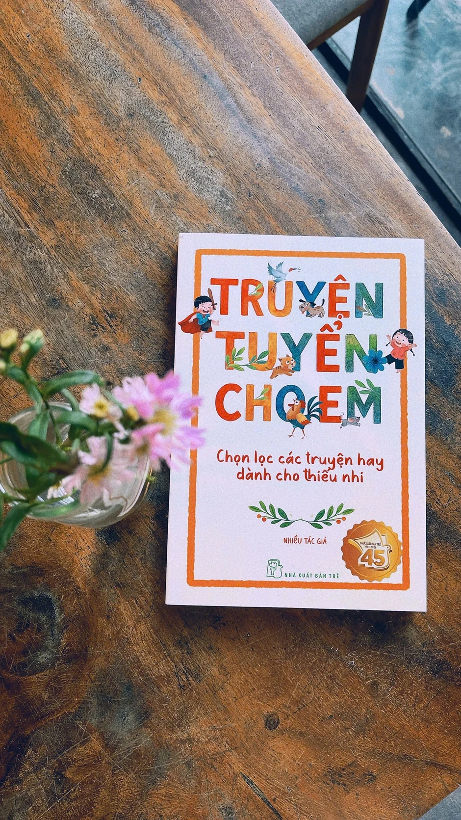 Khi người lớn đọc truyện thiếu nhi Khi người lớn đọc truyện thiếu nhi