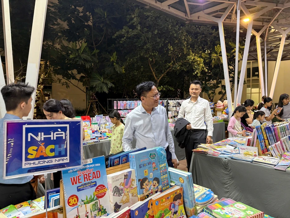 Lần đầu TPHCM mở hội sách ngay trong khuôn viên chung cư Lần đầu TPHCM mở hội sách ngay trong khuôn viên chung cư
