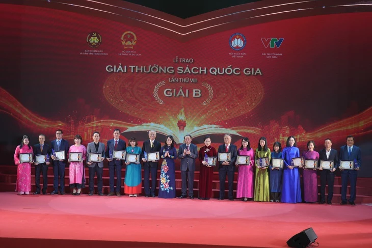 'Lịch sử Việt Nam bằng hình' đoạt giải A Giải thưởng Sách quốc gia