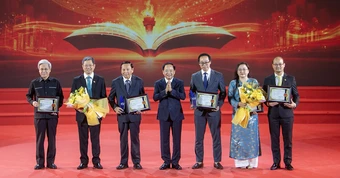 'Lịch sử Việt Nam bằng hình' đoạt giải A Giải thưởng Sách quốc gia