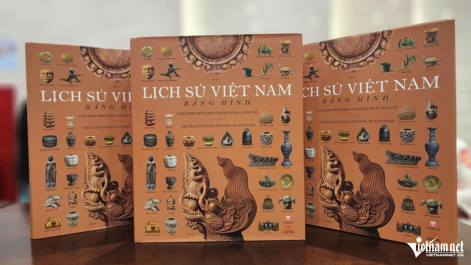 'Lịch sử Việt Nam bằng hình', 'Mưa đỏ' giành Giải thưởng Sách Quốc gia 'Lịch sử Việt Nam bằng hình', 'Mưa đỏ' giành Giải thưởng Sách Quốc gia