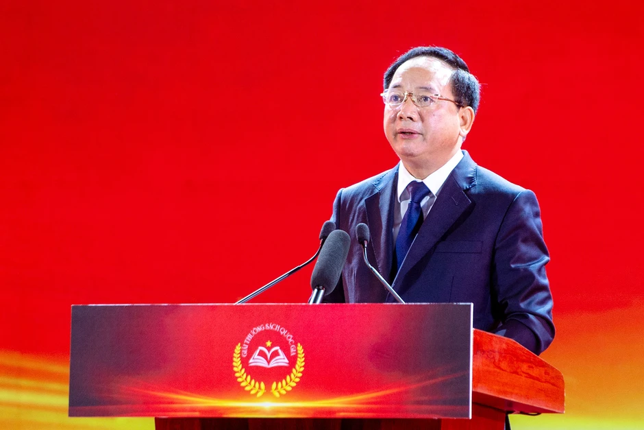 'Lịch sử Việt Nam bằng hình', 'Mưa đỏ' giành Giải thưởng Sách Quốc gia 'Lịch sử Việt Nam bằng hình', 'Mưa đỏ' giành Giải thưởng Sách Quốc gia