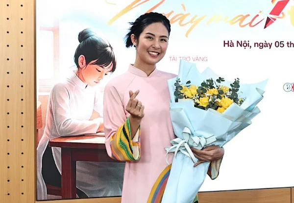 Ngọc Hân làm khách mời, Chí Trung ngồi vị trí giám khảo cuộc thi viết 'Ngày mai trong mắt em' Ngọc Hân làm khách mời, Chí Trung ngồi vị trí giám khảo cuộc thi viết 'Ngày mai trong mắt em'
