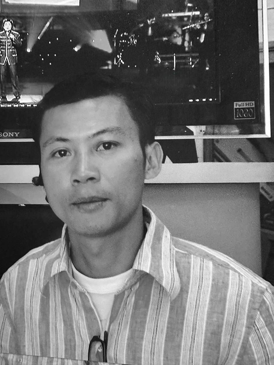 Nhà thơ 'Hà Nội mùa vắng những cơn mưa' qua đời ở tuổi 52 Nhà thơ 'Hà Nội mùa vắng những cơn mưa' qua đời ở tuổi 52