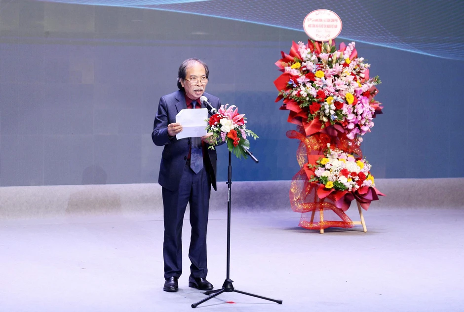Nhà thơ Hữu Thỉnh, Nguyễn Khoa Điềm gây xúc động tại Ngày thơ Việt Nam Nhà thơ Hữu Thỉnh, Nguyễn Khoa Điềm gây xúc động tại Ngày thơ Việt Nam