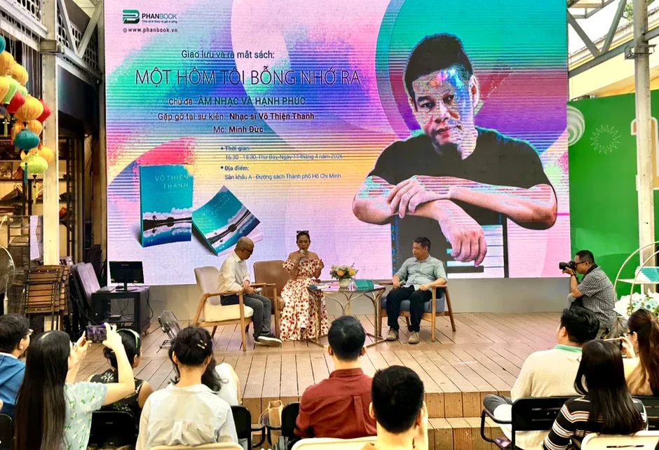 Nhạc sĩ Võ Thiện Thanh ra mắt sách "Một hôm tôi bỗng nhớ ra" Nhạc sĩ Võ Thiện Thanh ra mắt sách "Một hôm tôi bỗng nhớ ra"