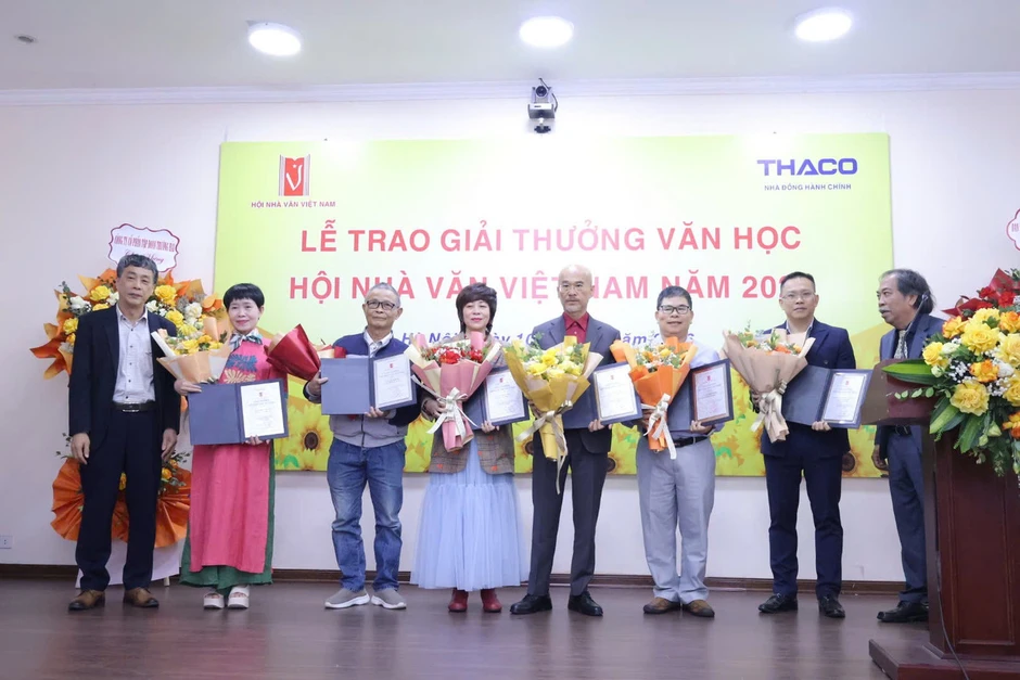Ông Nguyễn Quang Thiều giận, buồn vụ nhà thơ bị thu hồi giải thưởng Ông Nguyễn Quang Thiều giận, buồn vụ nhà thơ bị thu hồi giải thưởng