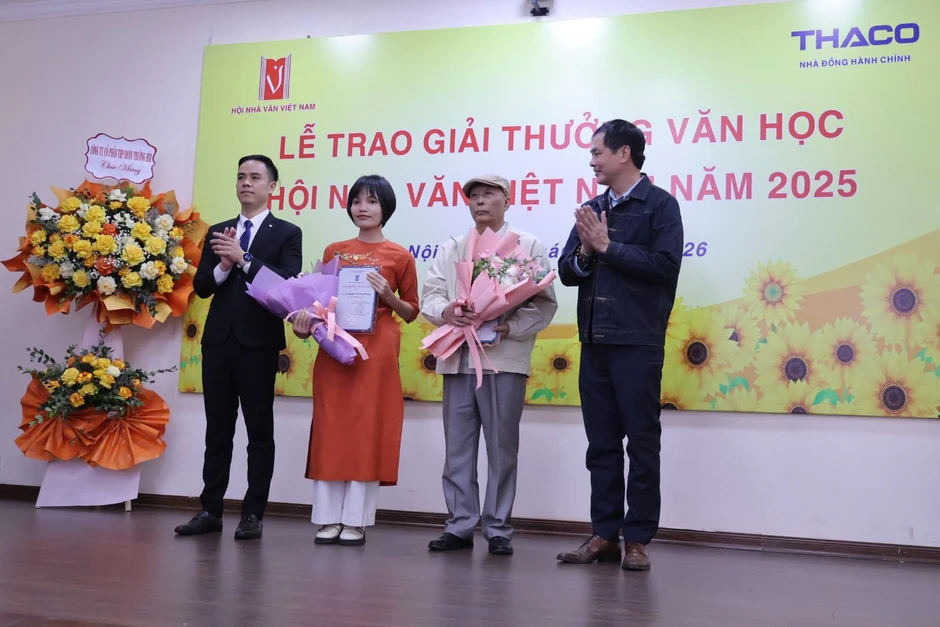 Ông Nguyễn Quang Thiều giận, buồn vụ nhà thơ bị thu hồi giải thưởng Ông Nguyễn Quang Thiều giận, buồn vụ nhà thơ bị thu hồi giải thưởng