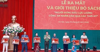 Ra mắt bộ sách về người đứng đầu lực lượng Công an nhân dân qua các thời kỳ