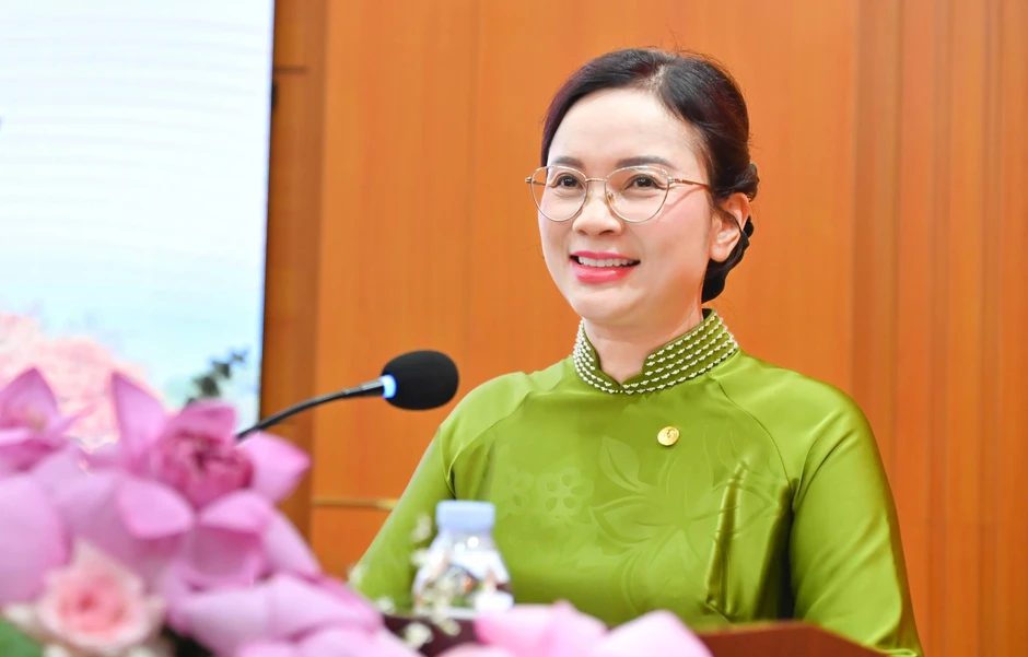 Ra mắt sách kỷ niệm 115 năm ngày Bác Hồ ra đi tìm đường cứu nước