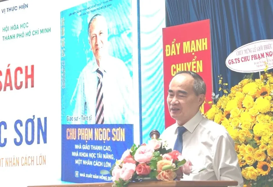 Ra mắt sách về GS.TS Chu Phạm Ngọc Sơn Ra mắt sách về GS.TS Chu Phạm Ngọc Sơn